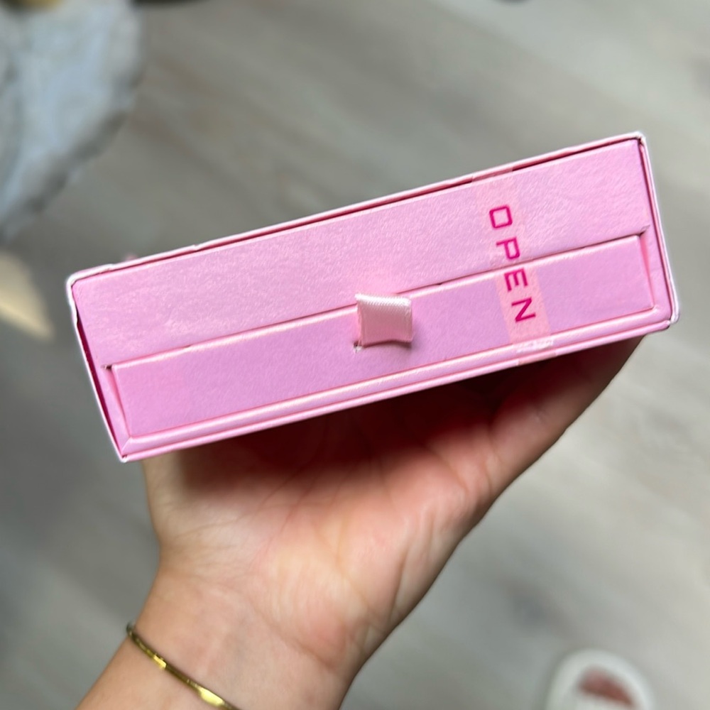 BRAND NEW pink Friday nails kawaii stilletto to press on nails kit - Picture 4 of 6